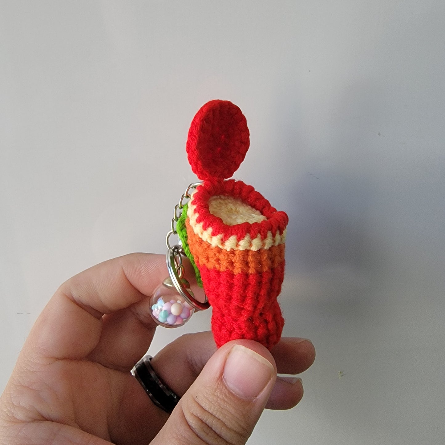 Nepenthes edwardsiana crochet keychain