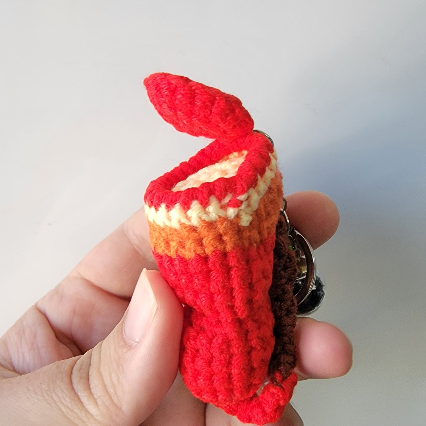 Nepenthes edwardsiana crochet keychain