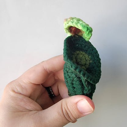 Nepenthes lowii crochet keychain