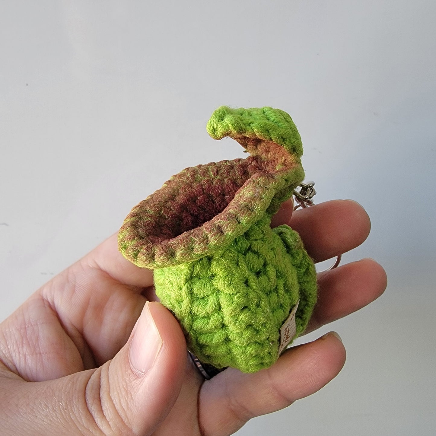 Nepenthes lowii crochet keychain