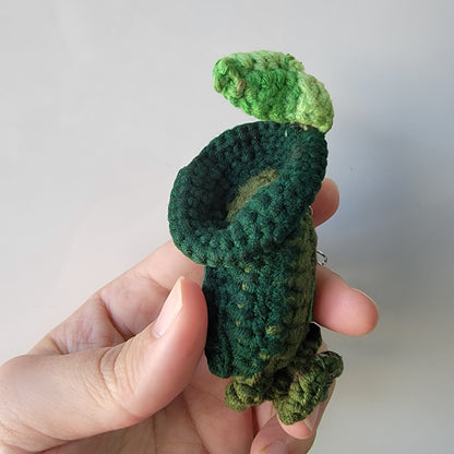 Nepenthes lowii crochet keychain