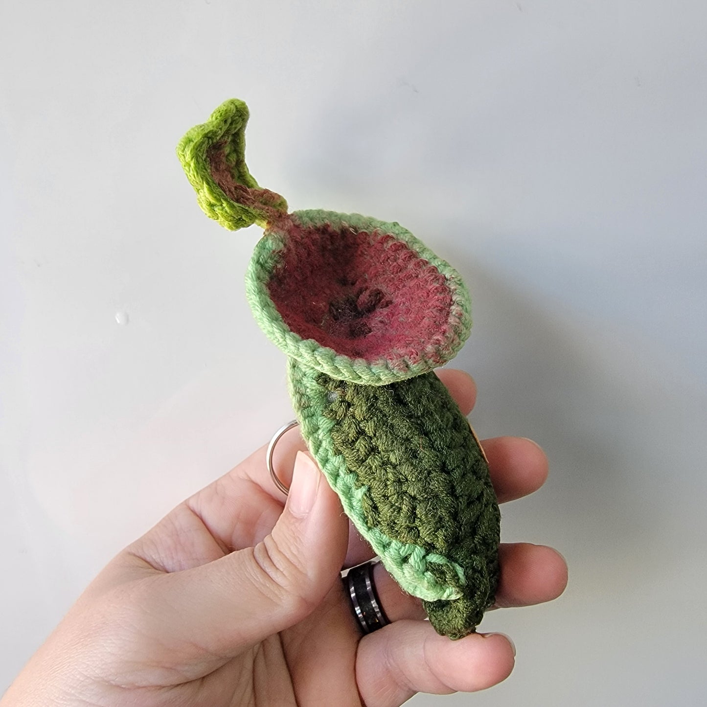 Nepenthes lowii crochet keychain