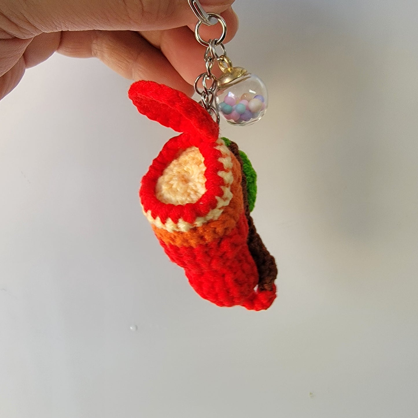 Nepenthes edwardsiana crochet keychain