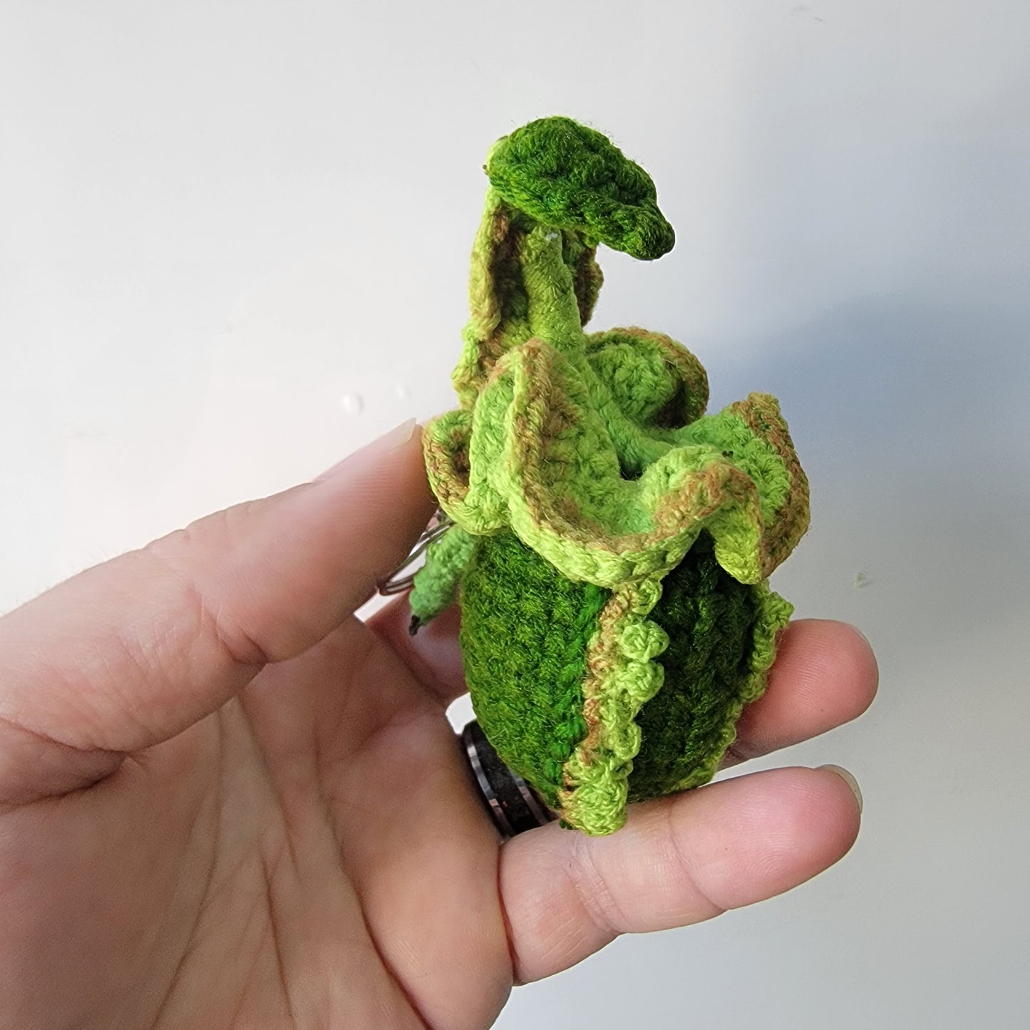 Nepenthes veitchii crochet keychain