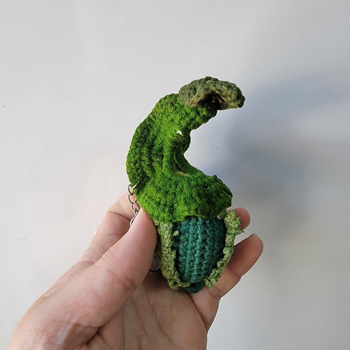 Nepenthes veitchii crochet keychain