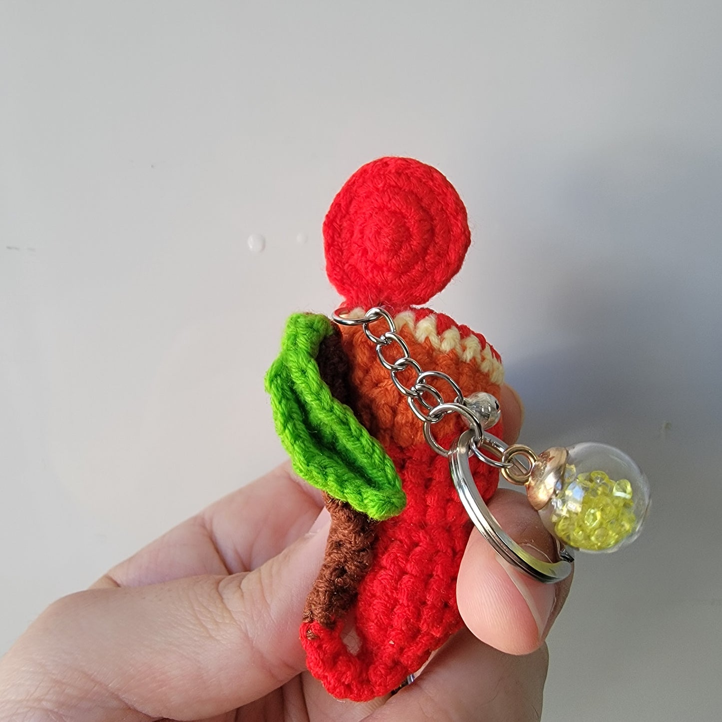 Nepenthes edwardsiana crochet keychain