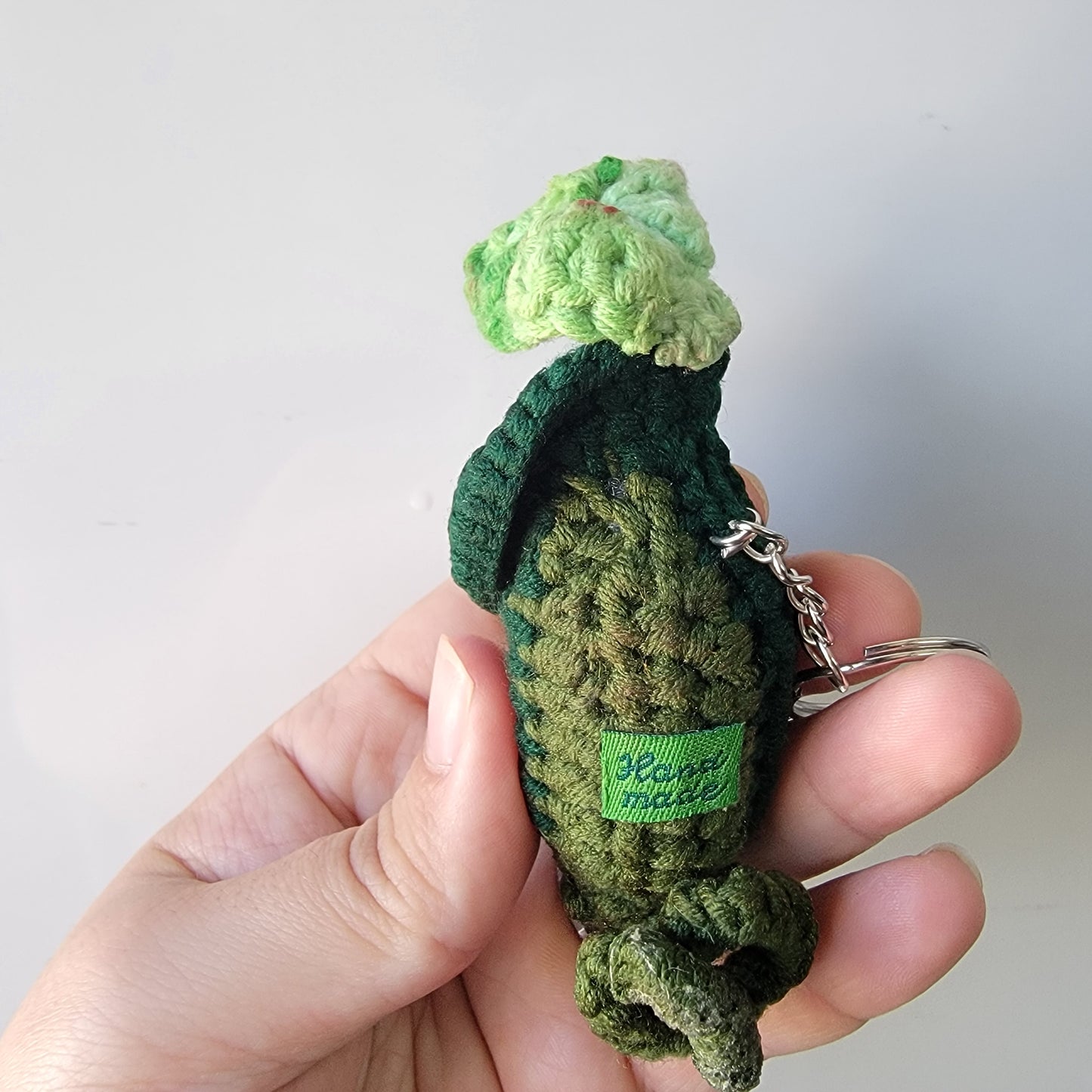 Nepenthes lowii crochet keychain