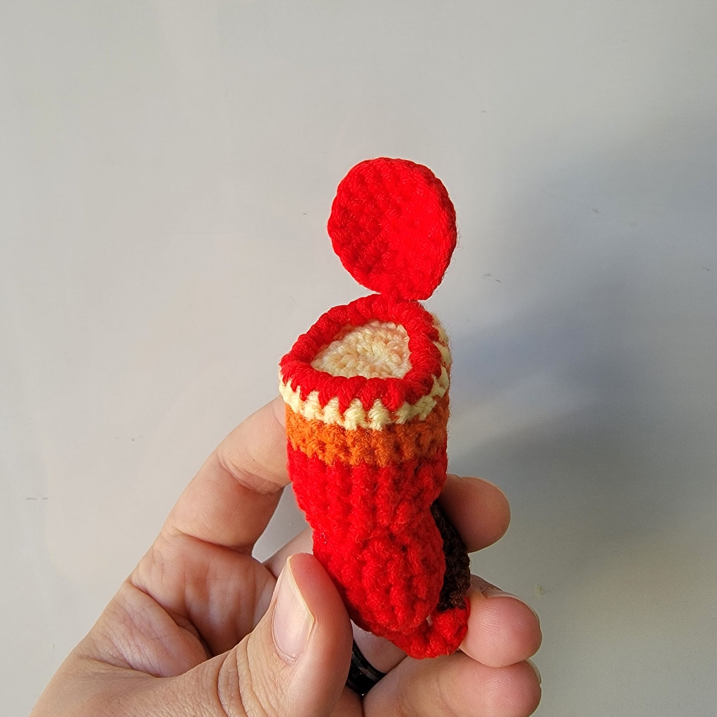 Nepenthes edwardsiana crochet keychain