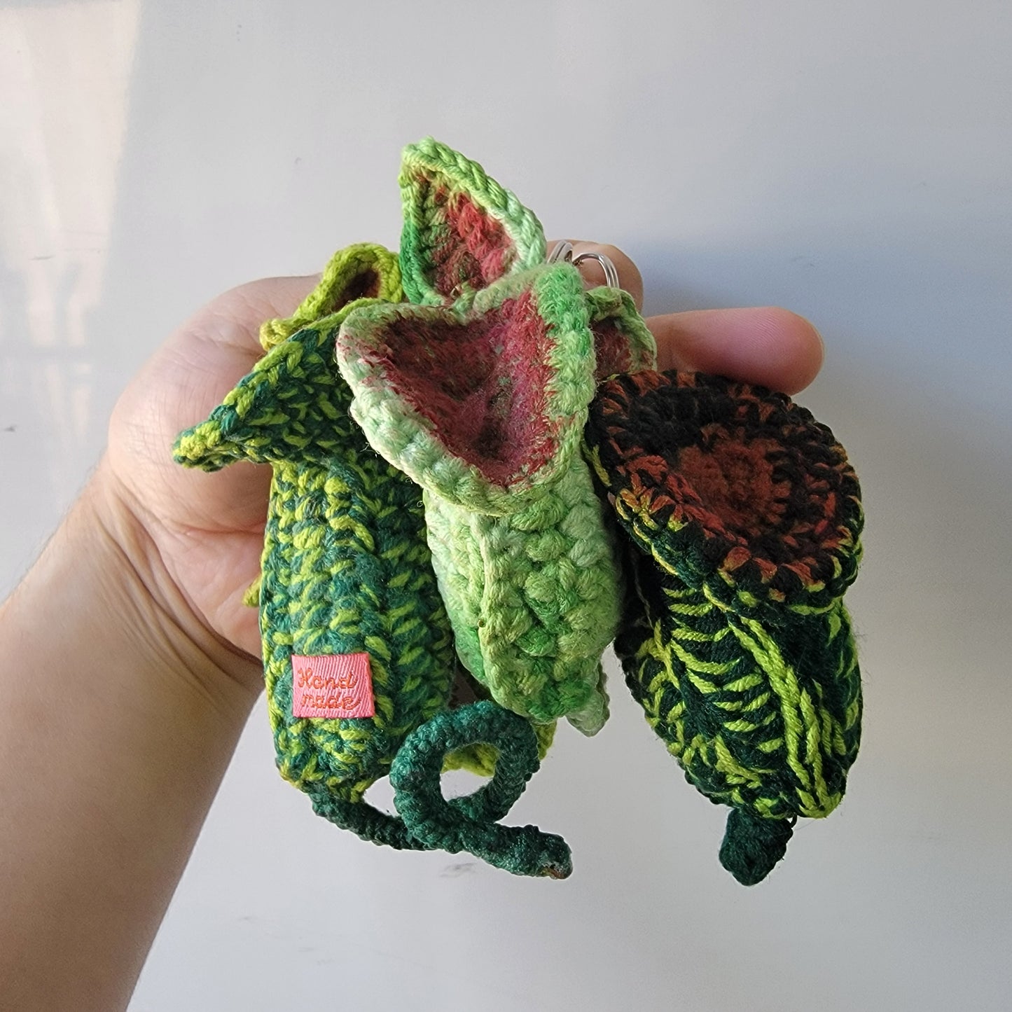 Nepenthes lowii crochet keychain