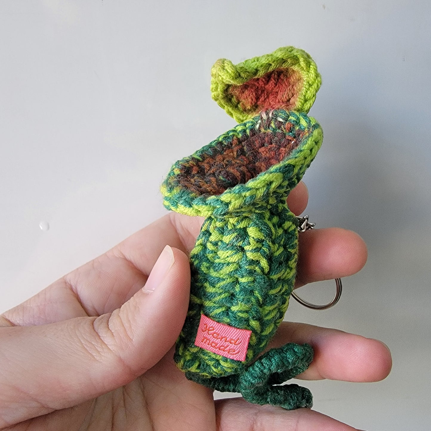 Nepenthes lowii crochet keychain